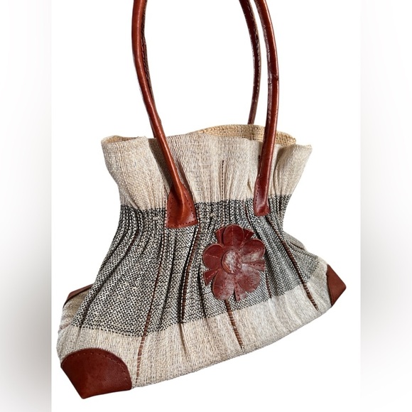 Jute basket weave leather summer floral purse - Picture 2 of 4